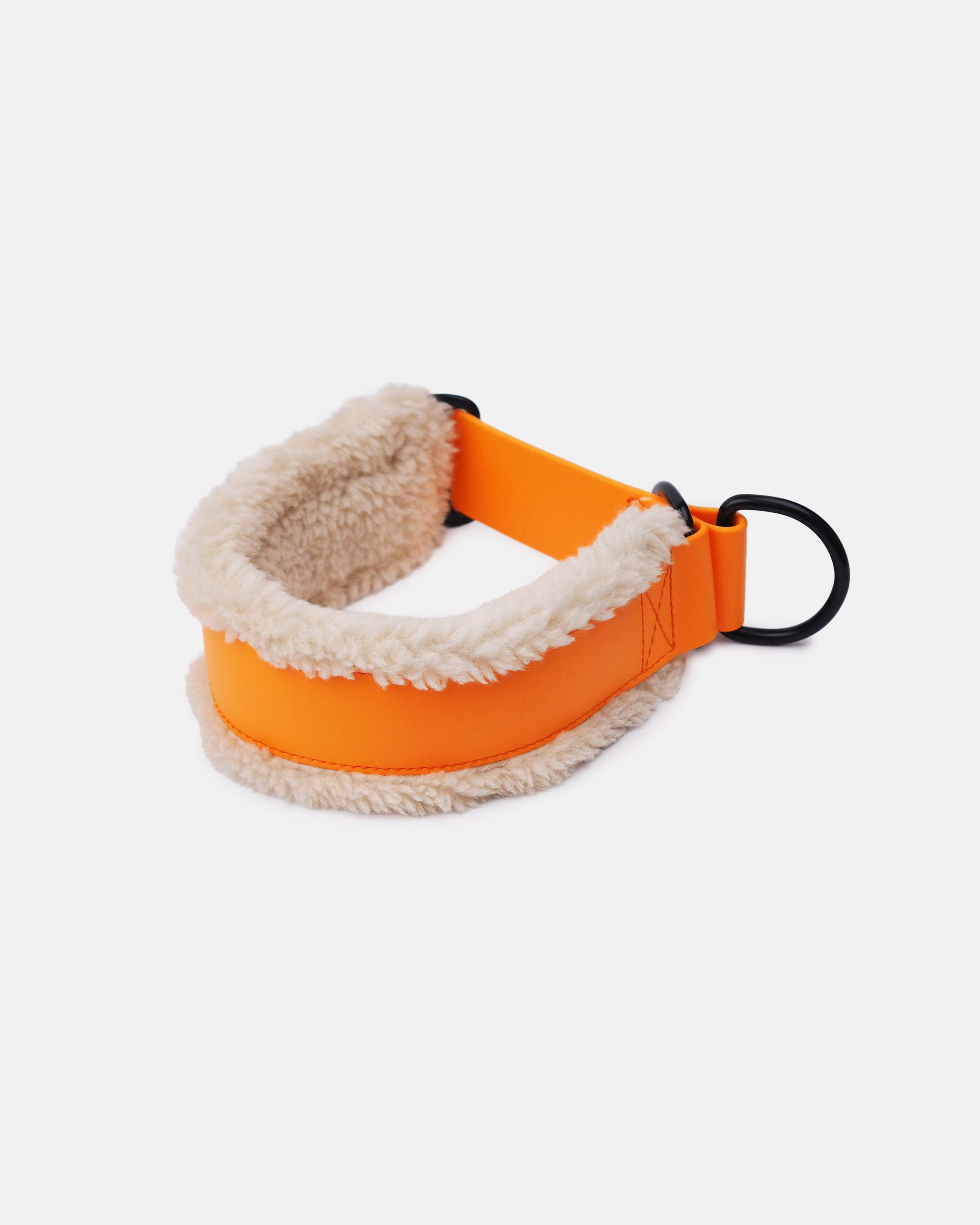 Leveä puolikuristava Teddy-panta