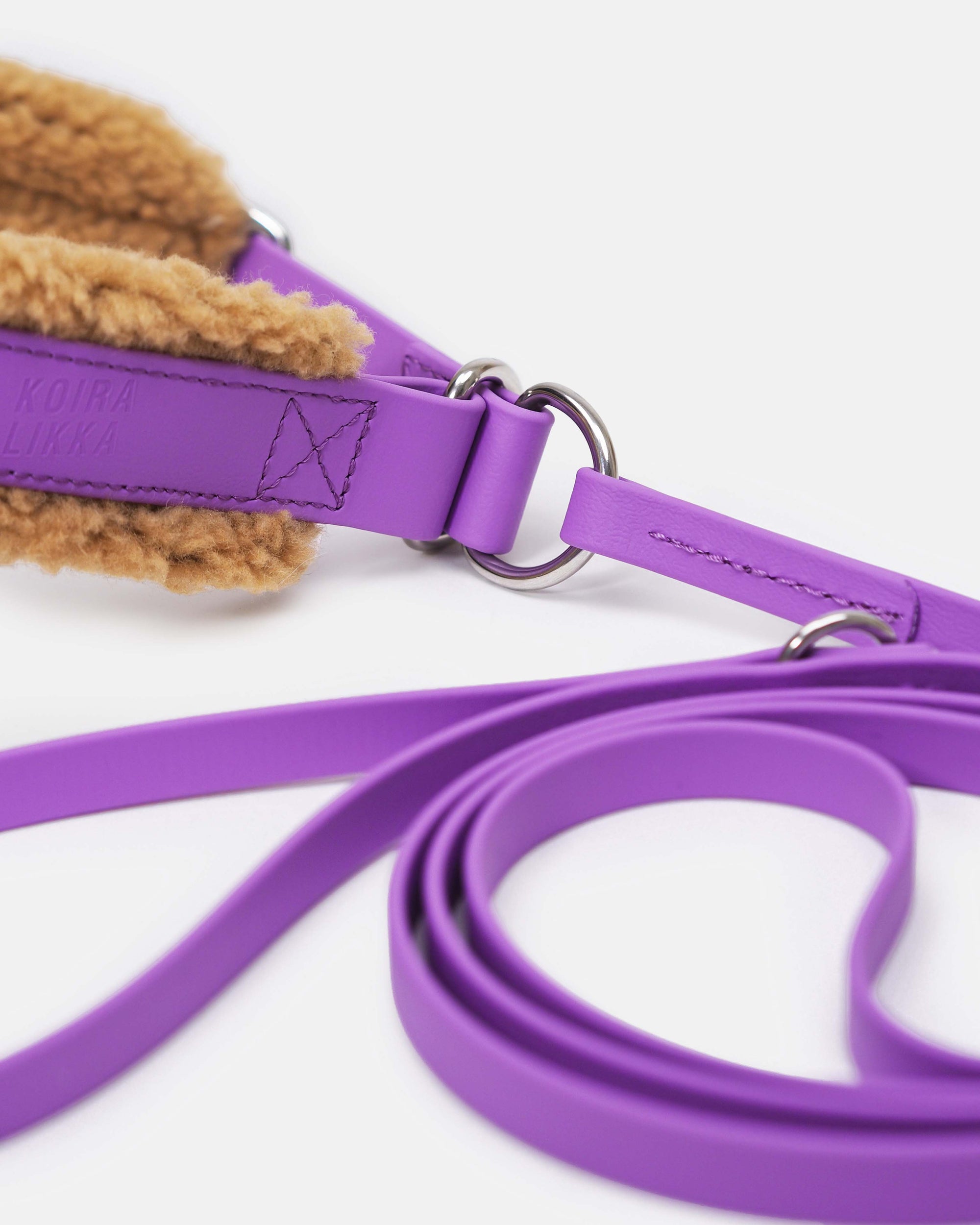 Puolikuristava Teddy-panta kiinteällä hihnalla